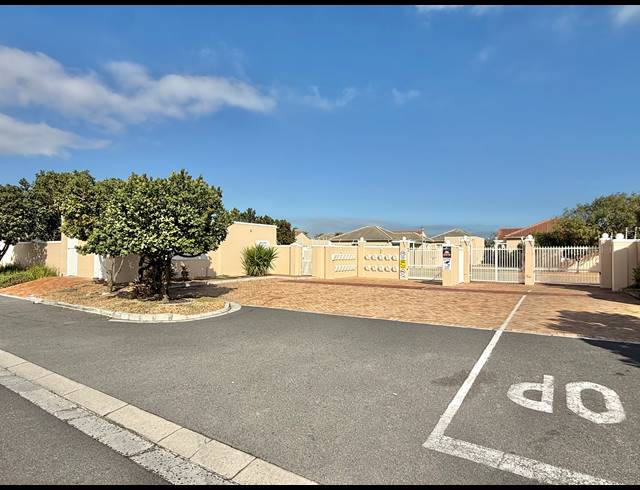 3 BEDROOM FREESTANDING FOR SALE IN SUNNINGDALE